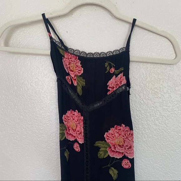 Reformation - Picture 5 of 11